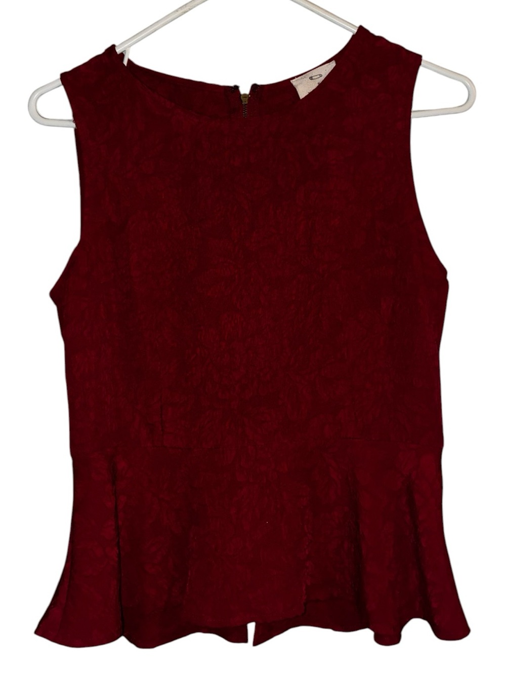 Sleeveless Textured Peplum Camisole in Burgundy